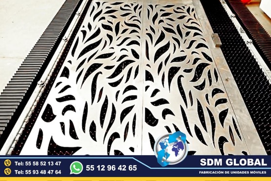 Fabricantes de Rampas hidraulicas para camiones, camionetas, de carga y descarga venta y fabricacion. SDM Global Mexico somos una empresa líder en la fabricacion de Rampas Hidraulicas para camion, camioneta, de carga y descarga cajas y remolques con personal altamente capasitado para su fabricacion, contamos con diferentes capasidades en cada rampa hidraulica.Las rampas hidráulicas son plataformas de acero que te ayudarán a cargar y descargar una gran cantidad de productos en menor tiempo, fabricadas para carrocerias remolques cajas secas plataformas unidade moviles, especiales para chasis camioneta camiones rabones.Somos una Empresa Mexicana líder en el Mercado con años de experiencia, especialistas como fabricantes de Rampas Hidraulicas unidades moviles, carrocerias, cajas secas, remolques, pipas de agua, compactadores de basura, alargado y acorazado de chasis, equipamiento de patrullas, ambulancias de traslado, gruas de plataforma, redilas estaquitas, unidades para trasalado de reos, personal, primer respondiente, antimotin, proximidad, etc.Somos fabribricantes directos, distribuidores en todo Mexico, comunicate y te atenderemos personalmente.