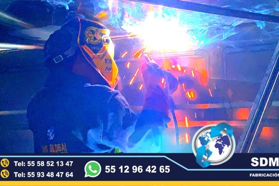 Fabricantes de Rampas hidraulicas para camiones, camionetas, de carga y descarga venta y fabricacion. SDM Global Mexico somos una empresa líder en la fabricacion de Rampas Hidraulicas para camion, camioneta, de carga y descarga cajas y remolques con personal altamente capasitado para su fabricacion, contamos con diferentes capasidades en cada rampa hidraulica.Las rampas hidráulicas son plataformas de acero que te ayudarán a cargar y descargar una gran cantidad de productos en menor tiempo, fabricadas para carrocerias remolques cajas secas plataformas unidade moviles, especiales para chasis camioneta camiones rabones.Somos una Empresa Mexicana líder en el Mercado con años de experiencia, especialistas como fabricantes de Rampas Hidraulicas unidades moviles, carrocerias, cajas secas, remolques, pipas de agua, compactadores de basura, alargado y acorazado de chasis, equipamiento de patrullas, ambulancias de traslado, gruas de plataforma, redilas estaquitas, unidades para trasalado de reos, personal, primer respondiente, antimotin, proximidad, etc.Somos fabribricantes directos, distribuidores en todo Mexico, comunicate y te atenderemos personalmente.