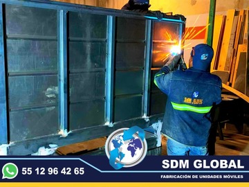 Fabricantes de Rampas hidraulicas para camiones, camionetas, de carga y descarga venta y fabricacion. SDM Global Mexico somos una empresa líder en la fabricacion de Rampas Hidraulicas para camion, camioneta, de carga y descarga cajas y remolques con personal altamente capasitado para su fabricacion, contamos con diferentes capasidades en cada rampa hidraulica.Las rampas hidráulicas son plataformas de acero que te ayudarán a cargar y descargar una gran cantidad de productos en menor tiempo, fabricadas para carrocerias remolques cajas secas plataformas unidade moviles, especiales para chasis camioneta camiones rabones.Somos una Empresa Mexicana líder en el Mercado con años de experiencia, especialistas como fabricantes de Rampas Hidraulicas unidades moviles, carrocerias, cajas secas, remolques, pipas de agua, compactadores de basura, alargado y acorazado de chasis, equipamiento de patrullas, ambulancias de traslado, gruas de plataforma, redilas estaquitas, unidades para trasalado de reos, personal, primer respondiente, antimotin, proximidad, etc.Somos fabribricantes directos, distribuidores en todo Mexico, comunicate y te atenderemos personalmente.