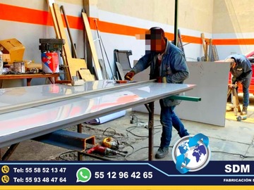 Fabricantes de Rampas hidraulicas para camiones, camionetas, de carga y descarga venta y fabricacion. SDM Global Mexico somos una empresa líder en la fabricacion de Rampas Hidraulicas para camion, camioneta, de carga y descarga cajas y remolques con personal altamente capasitado para su fabricacion, contamos con diferentes capasidades en cada rampa hidraulica.Las rampas hidráulicas son plataformas de acero que te ayudarán a cargar y descargar una gran cantidad de productos en menor tiempo, fabricadas para carrocerias remolques cajas secas plataformas unidade moviles, especiales para chasis camioneta camiones rabones.Somos una Empresa Mexicana líder en el Mercado con años de experiencia, especialistas como fabricantes de Rampas Hidraulicas unidades moviles, carrocerias, cajas secas, remolques, pipas de agua, compactadores de basura, alargado y acorazado de chasis, equipamiento de patrullas, ambulancias de traslado, gruas de plataforma, redilas estaquitas, unidades para trasalado de reos, personal, primer respondiente, antimotin, proximidad, etc.Somos fabribricantes directos, distribuidores en todo Mexico, comunicate y te atenderemos personalmente.